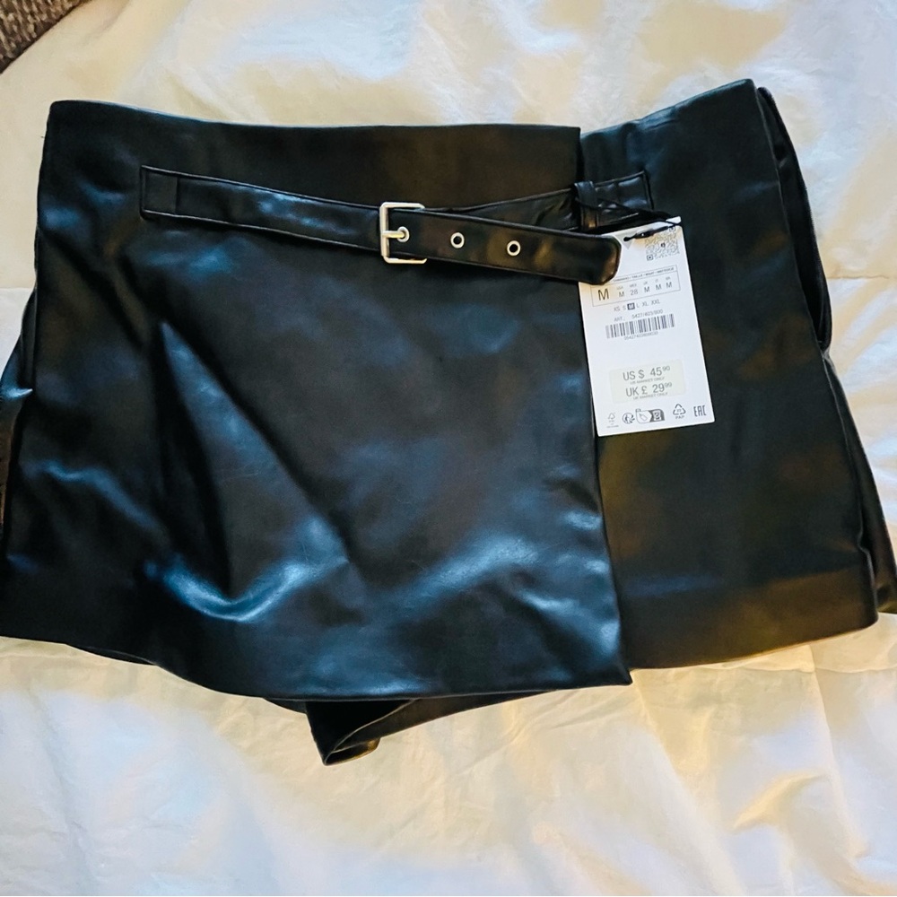 Zara Black Faux Leather Skirt/Skort